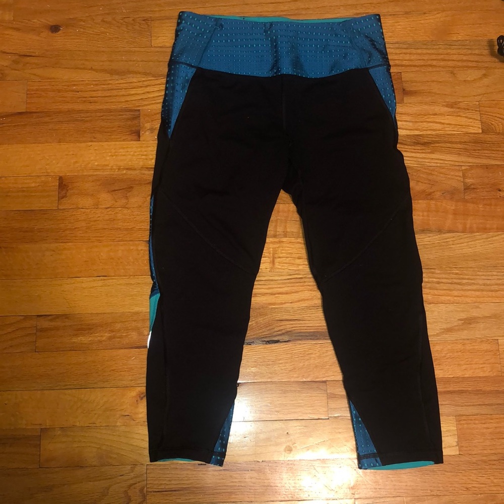 Victoria’s Secret Sport- knockout Capri pant